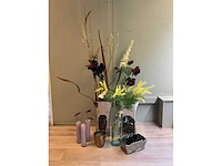 Vazen en kunstbloemen (8x) - afbeelding 1 van  3