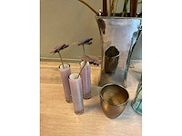 Vazen en kunstbloemen (8x) - afbeelding 2 van  3