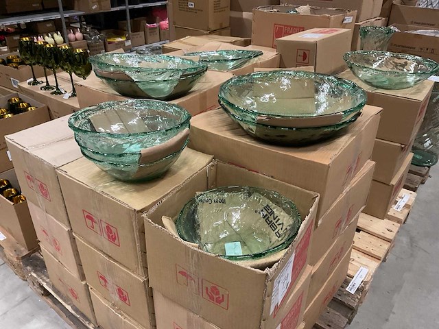 Vazen en schalen - afbeelding 8 van  17