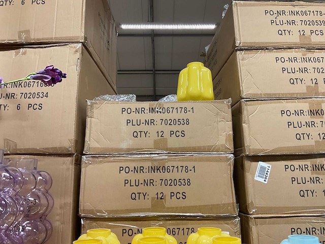 Vazen, kannen - afbeelding 18 van  19