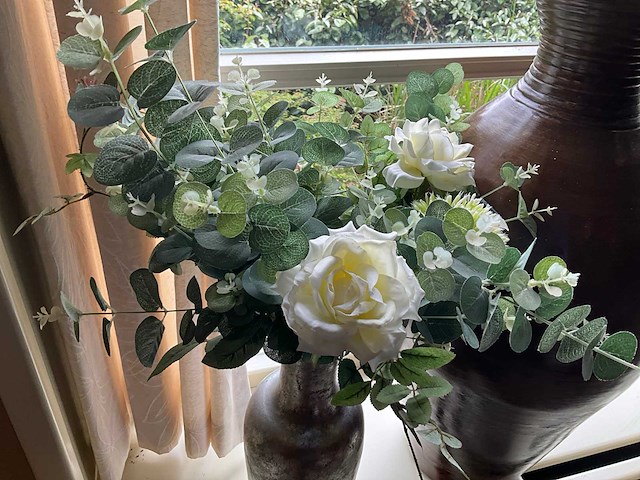 Vazen met kunstbloemen (2x) - afbeelding 3 van  4