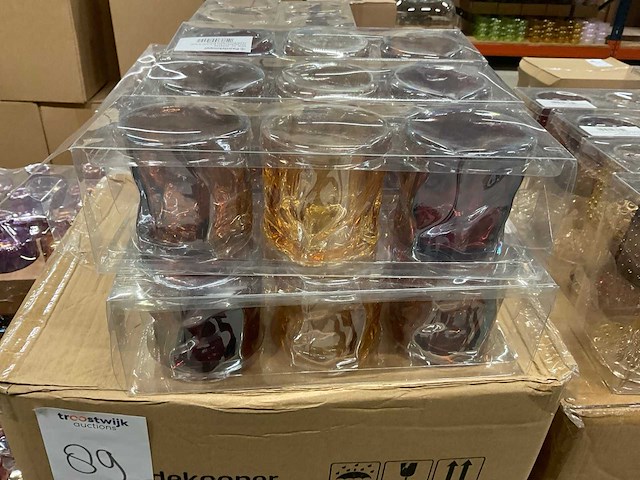 Vazen, theelichthouders, flesjes - afbeelding 7 van  21