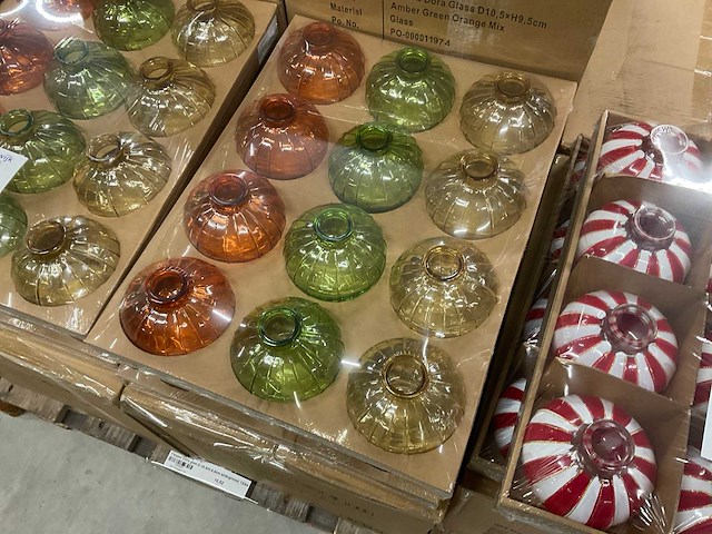 Vazen, theelichthouders, flesjes - afbeelding 2 van  14