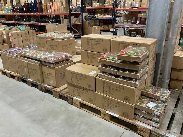 Vazen, theelichthouders, flesjes - afbeelding 1 van  14