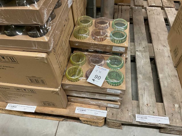 Vazen, theelichthouders, flesjes - afbeelding 8 van  14