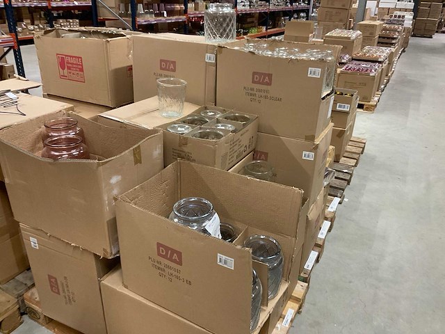 Vazen, waxinelichthouders, windlichten - afbeelding 11 van  19