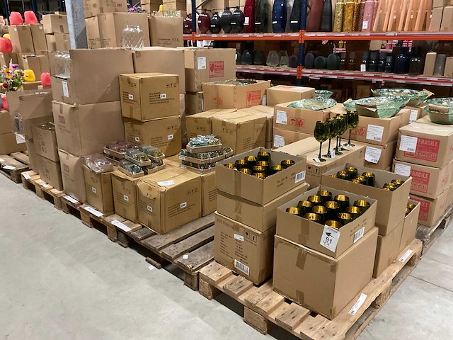 Vazen, waxinelichthouders, windlichten - afbeelding 1 van  19