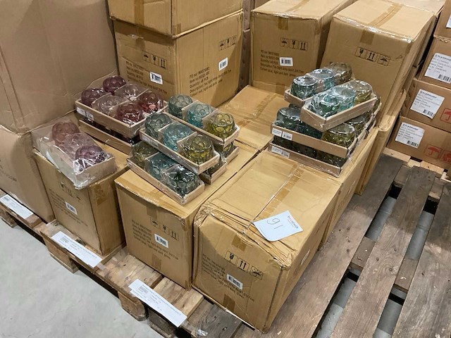 Vazen, waxinelichthouders, windlichten - afbeelding 17 van  19