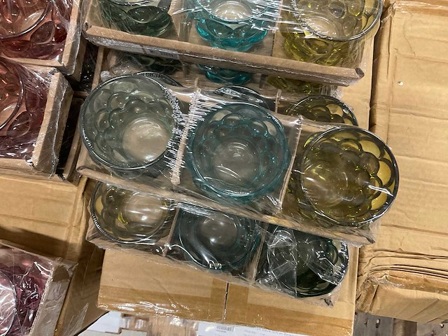 Vazen, waxinelichthouders, windlichten - afbeelding 18 van  19