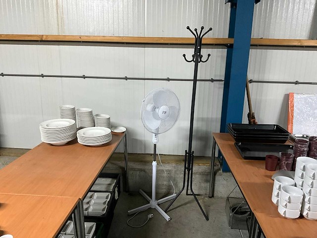 Vb ventilator en kapstok - afbeelding 1 van  6