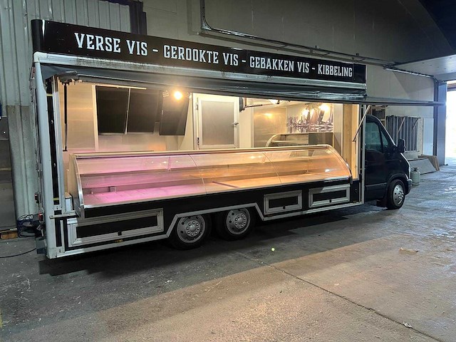 Vcoxx - 2003 - visverkoop - foodtrucks - afbeelding 1 van  16