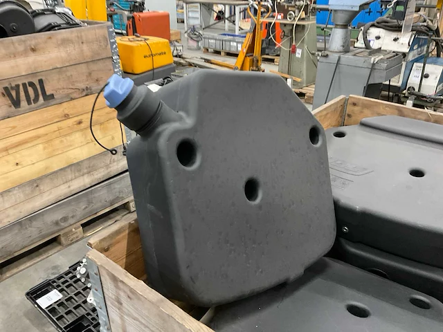 Vdl ev0824 adblue tank (12x) - afbeelding 1 van  6