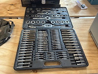 Vdt 110 delige tap & draadsnijset