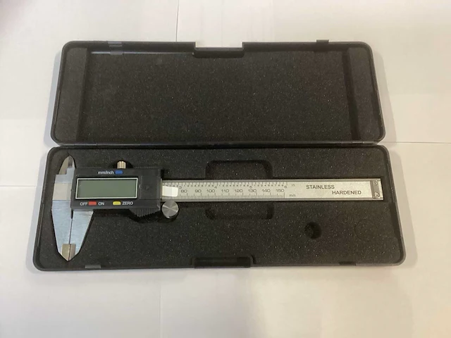 Vdt digitale schuifmaat rvs 150mm - afbeelding 1 van  2