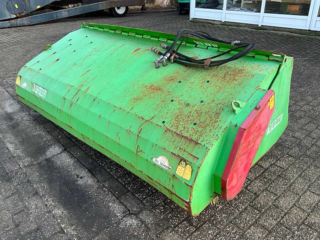 Vdw veeg-24 veegmachine - afbeelding 1 van  9