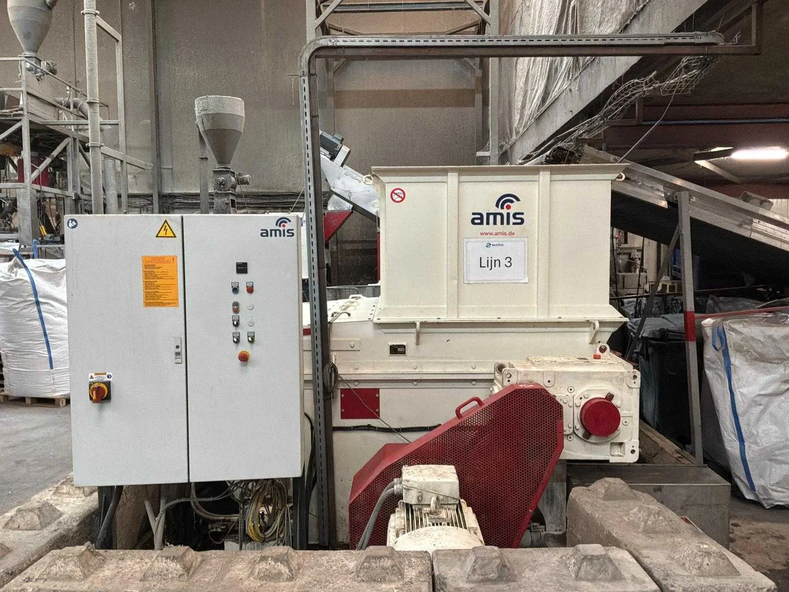 Vecoplan shredders, rvs homogeniseer silo, agglomerator, maalmolens/granulators en airpress compressoren