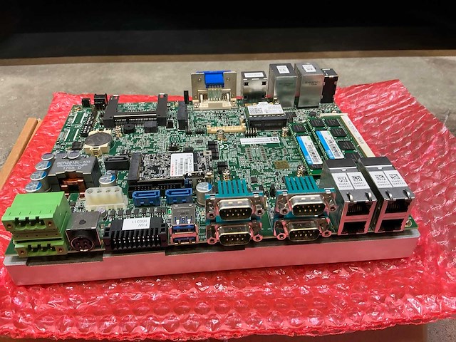 Vecow pcs-8000 industriële pc - afbeelding 5 van  6