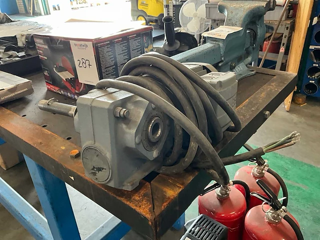 Vector elektromotor voorzien van reductor - afbeelding 2 van  3
