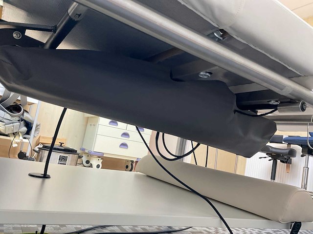 Veda cosmoderm behandeltafel - afbeelding 3 van  17