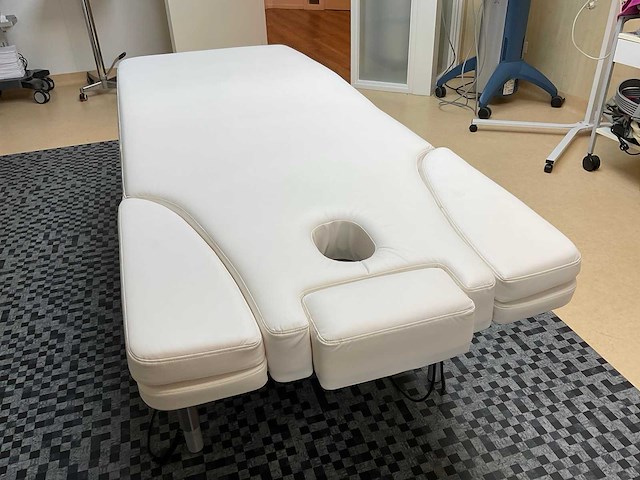 Veda cosmoderm behandeltafel - afbeelding 6 van  17