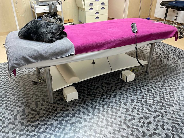 Veda cosmoderm behandeltafel - afbeelding 9 van  17