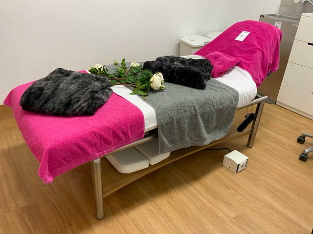 Veda cosmoderm behandeltafel - afbeelding 1 van  21