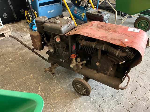 Veegmachine & compressor - afbeelding 6 van  9