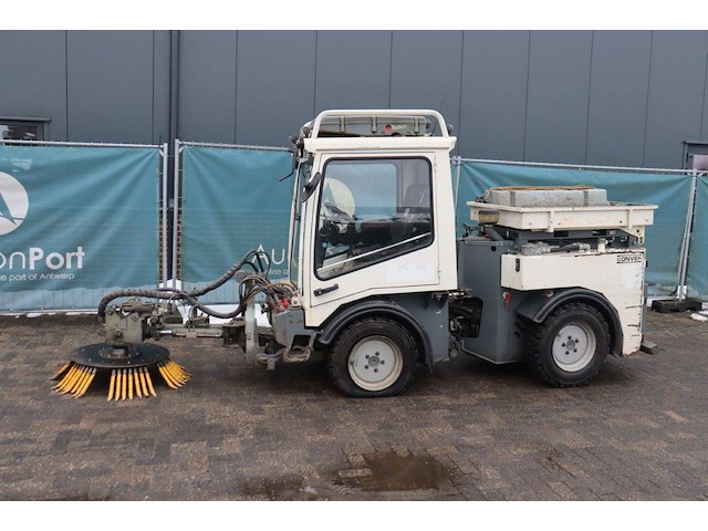 Veegmachine conver c4 diesel 2016 - afbeelding 1 van  1