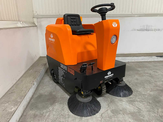 Veegmachine, daewoo, das 80, 2026 - afbeelding 1 van  18