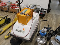 Veegmachine dulevo 52eh met acculader. - afbeelding 1 van  2