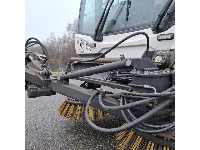 Veegmachine met 3-delige borstel, johnston sweepers, c401 euro 6, 2015 - afbeelding 6 van  56