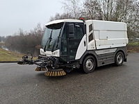 Veegmachine met 3-delige borstel, johnston sweepers, c401 euro 6, 2015