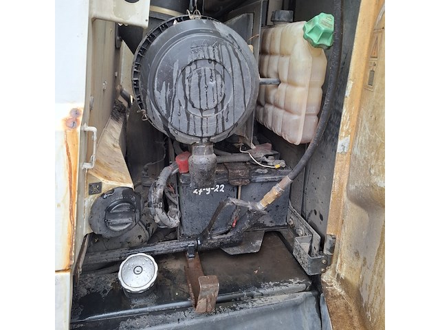 Veegmachine met 3-delige borstel, johnston sweepers, c401 euro 6, 2015 - afbeelding 17 van  56