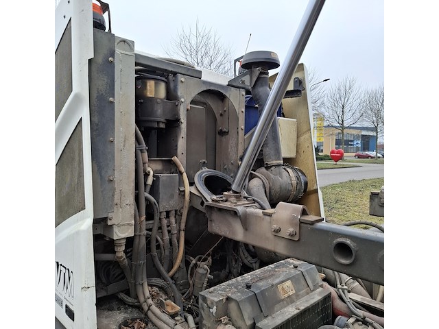 Veegmachine met 3-delige borstel, johnston sweepers, c401 euro 6, 2015 - afbeelding 31 van  56