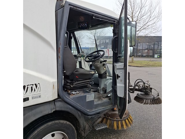 Veegmachine met 3-delige borstel, johnston sweepers, c401 euro 6, 2015 - afbeelding 39 van  56