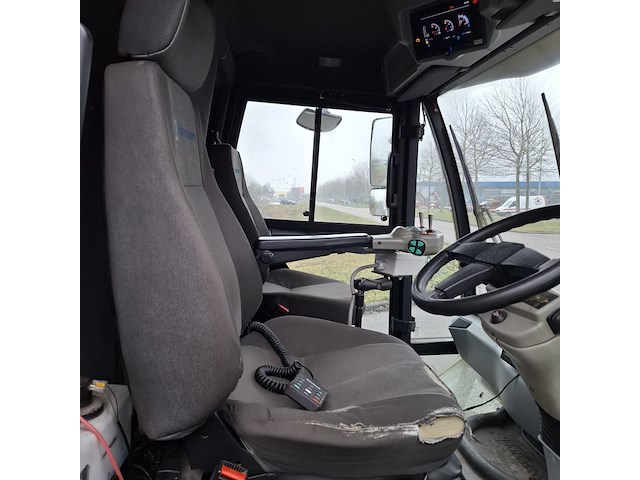 Veegmachine met 3-delige borstel, johnston sweepers, c401 euro 6, 2015 - afbeelding 41 van  56