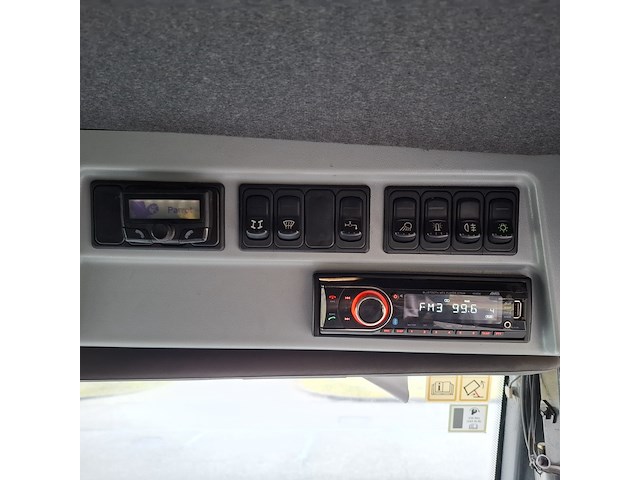 Veegmachine met 3-delige borstel, johnston sweepers, c401 euro 6, 2015 - afbeelding 48 van  56