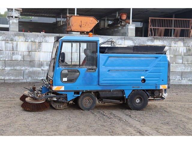 Veegmachine schmidt sk152s diesel 35kw - afbeelding 1 van  1