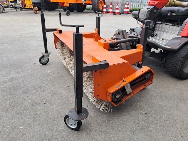 Veegmachine voor front bediening op zitmaaier, kersten, fkm1475, oranje - afbeelding 13 van  17