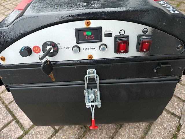 Veegmachine - afbeelding 7 van  9