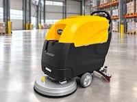 Veegmachines, hakselaars, kasten en gereedschappen