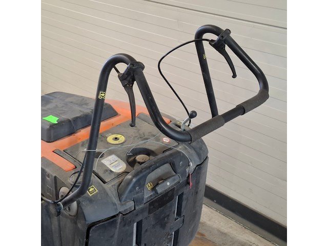 Veegzuigmachine 75cm accu kärcher, km75/40w bp, bouwjaar 2021 - afbeelding 3 van  13