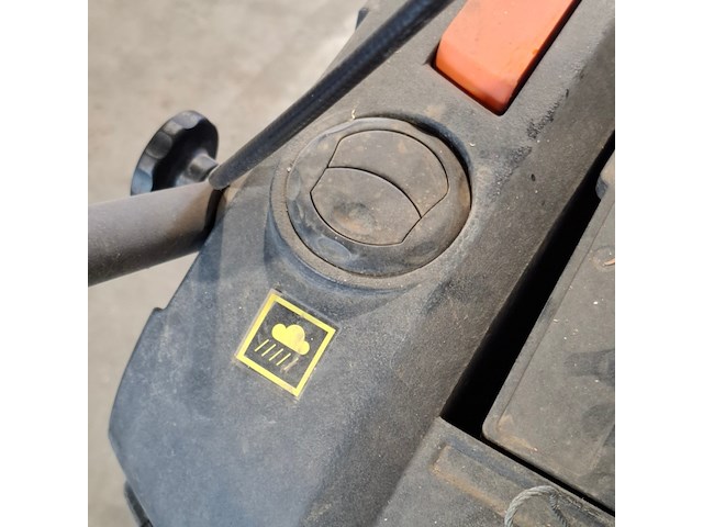 Veegzuigmachine 75cm accu kärcher, km75/40w bp, bouwjaar 2021 - afbeelding 11 van  13