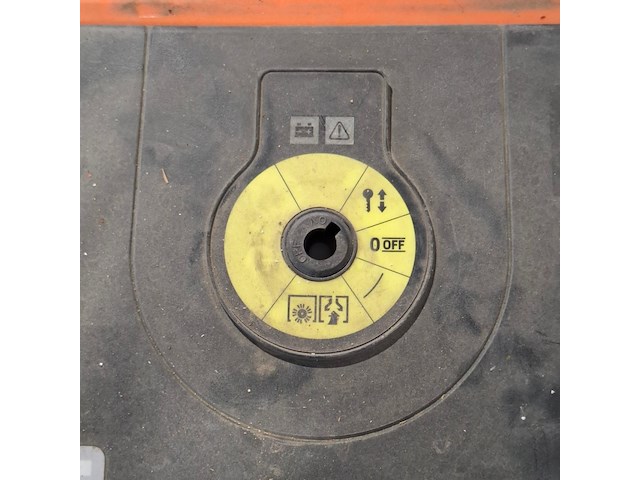 Veegzuigmachine 75cm accu kärcher, km75/40w bp, bouwjaar 2021 - afbeelding 12 van  13