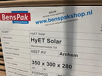 Veel kartonnen dozen - afbeelding 2 van  3