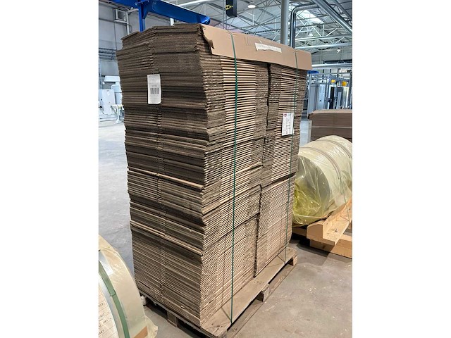 Veel kartonnen dozen - afbeelding 3 van  3