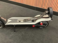 Veelay v5 elektrische step - afbeelding 10 van  13