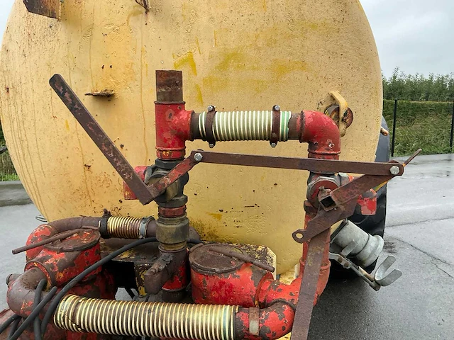 Veenhuis 10000 mesttank - afbeelding 13 van  15