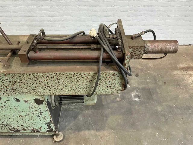 Veenstra - 1978 - doornbuigmachine - afbeelding 5 van  10