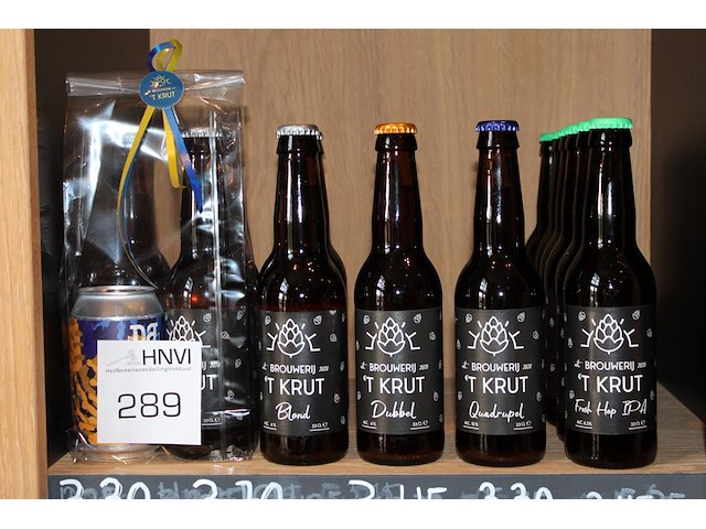 Veertien diverse biertjes 't krut op schap w.o. hop, blond, dubbel, tripple. - afbeelding 1 van  2